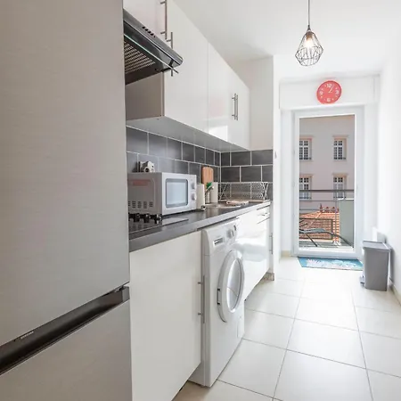 Plaza One-bedroom With Ac بيت للعطل أنتيب