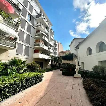 Plaza One Bedroom With Ac * アンティーブ
