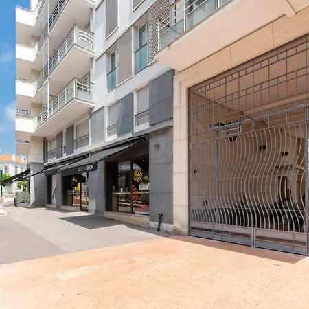 Plaza One-bedroom With Ac * Antibes